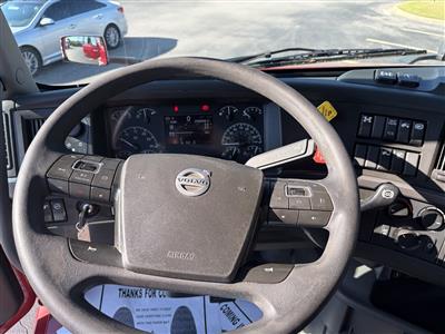 2022 Volvo VNL64T760