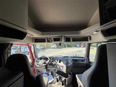 2022 Volvo VNL64T760