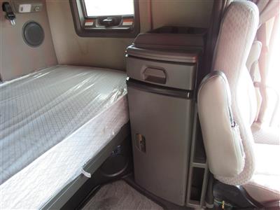 2023 Volvo VNL64T740