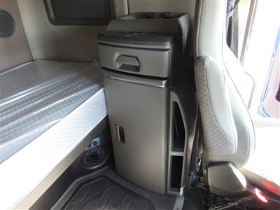 2023 Volvo VNL64T760