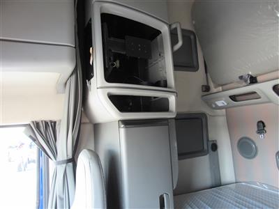 2023 Volvo VNL64T760