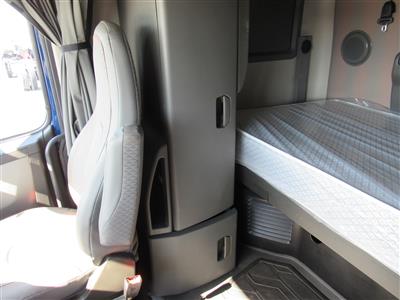 2023 Volvo VNL64T760