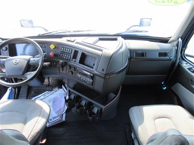 2023 Volvo VNL64T760
