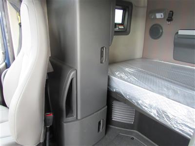 2023 Volvo VNL64T740
