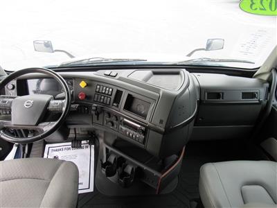 2023 Volvo VNL64T740