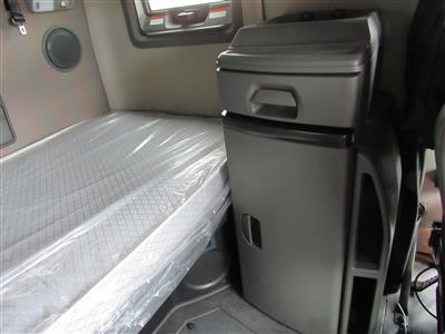 2023 Volvo VNL64T740