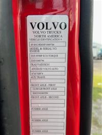2015 Volvo VNL64T670