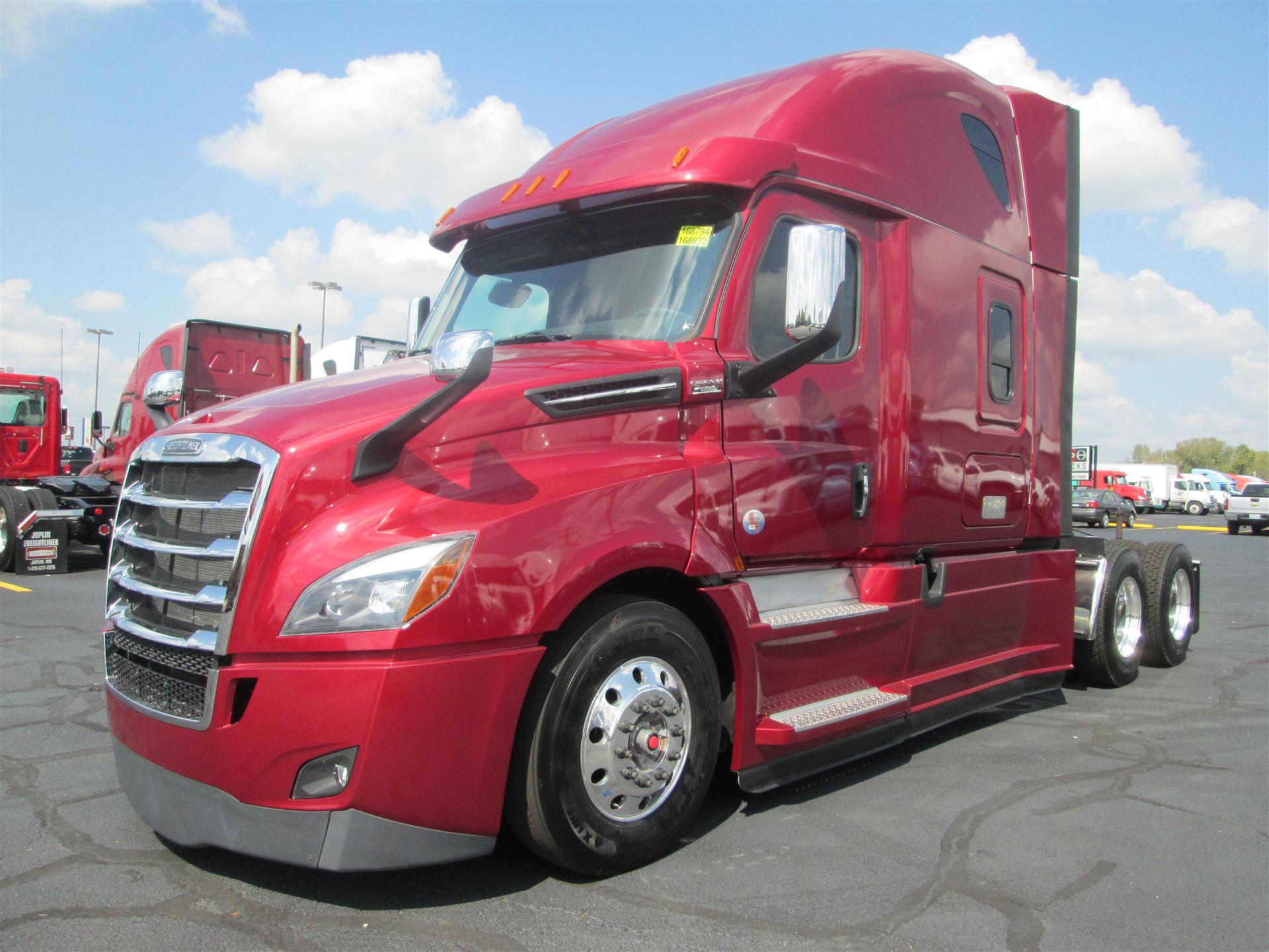 2018 Freightliner NEW CASCADIA