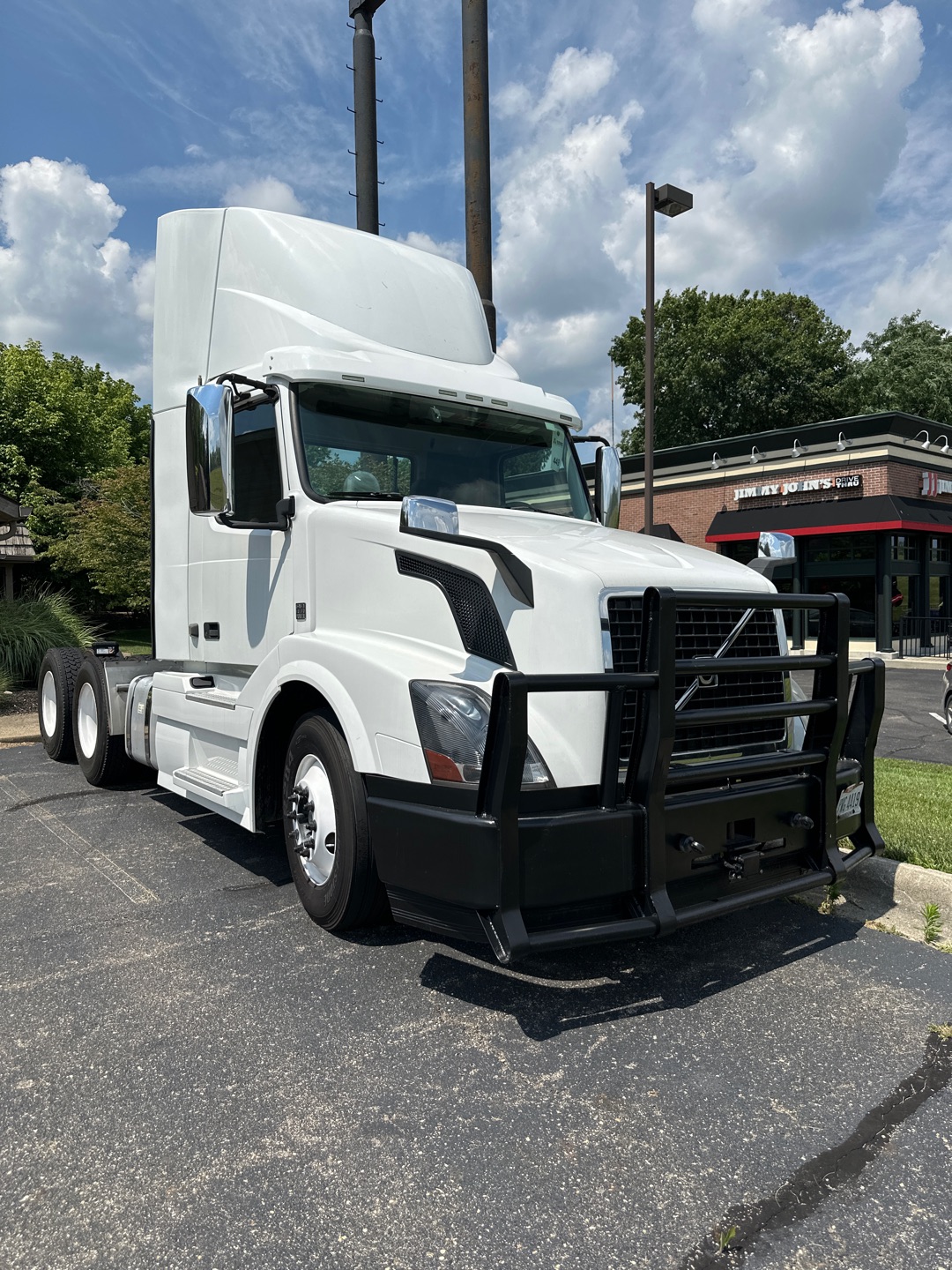 2017 VOLVO TRUCK VNL