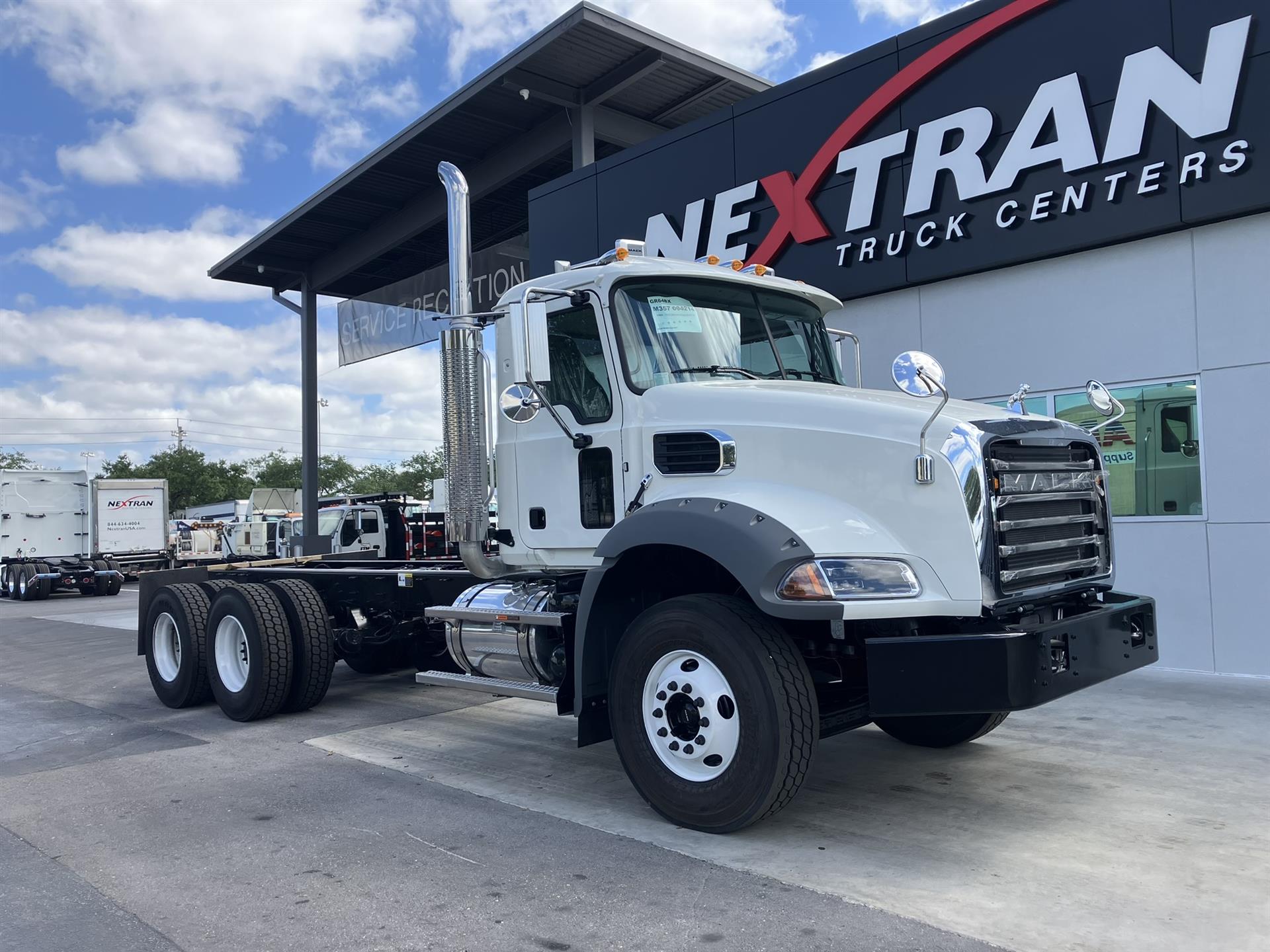 2025 Mack GR64BRX