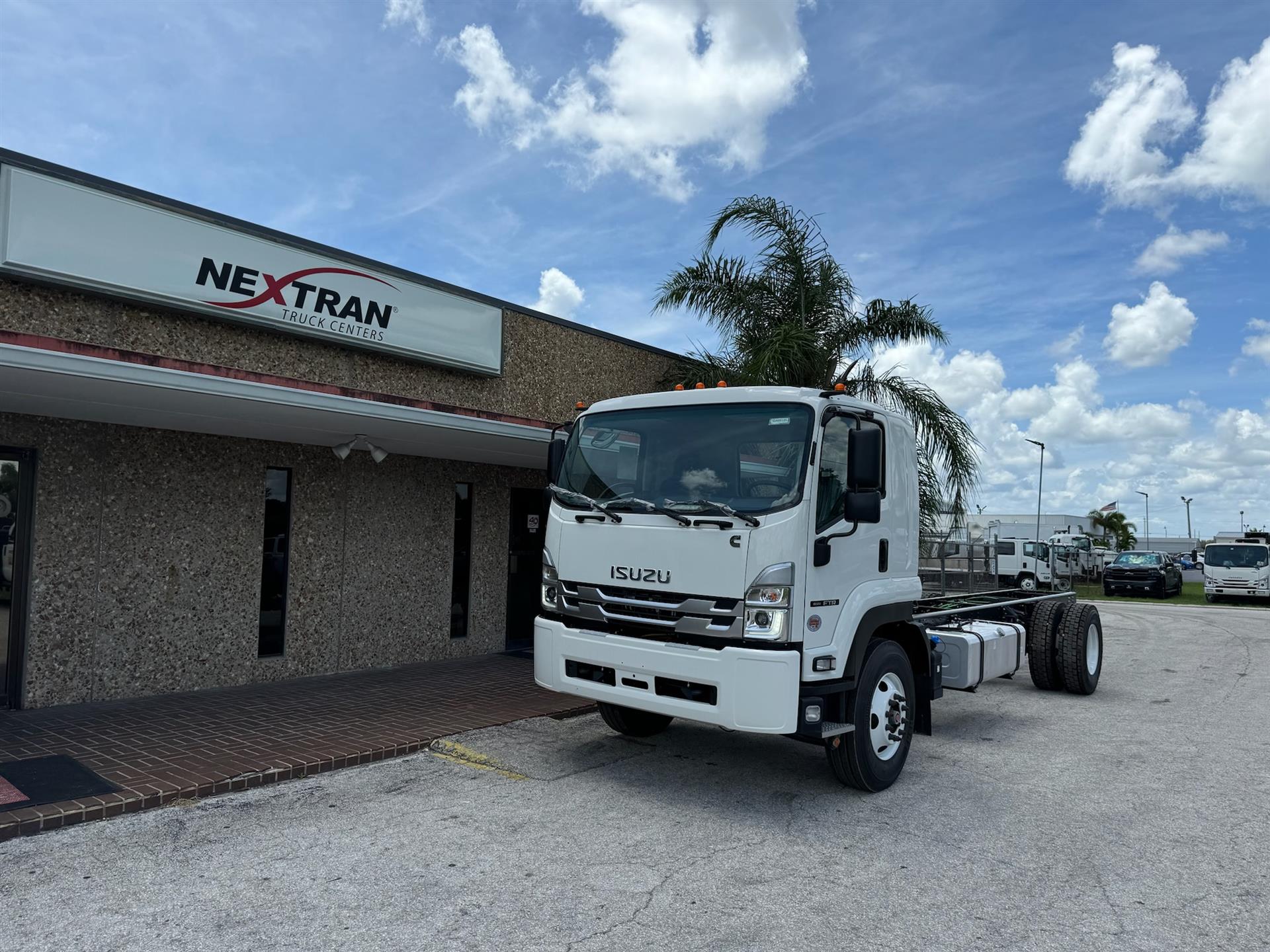 2025 Isuzu FTR-MT6G2