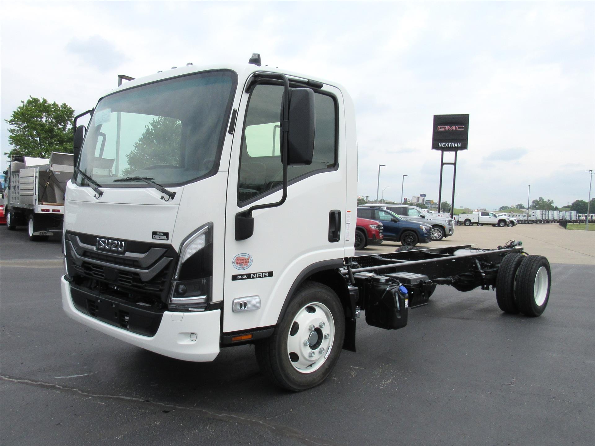 2025 Isuzu NRR Diesel