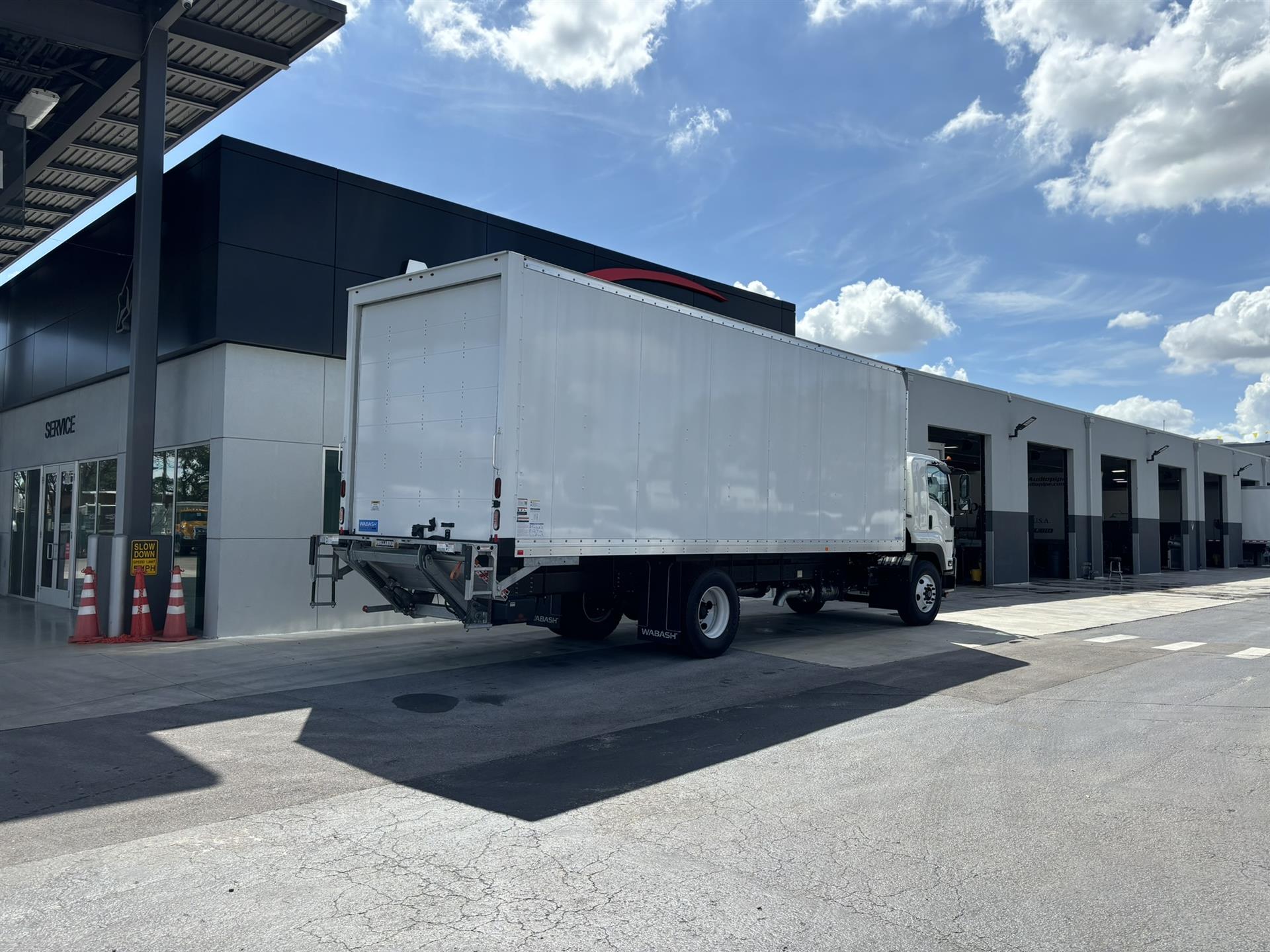 2025 Isuzu - image 5