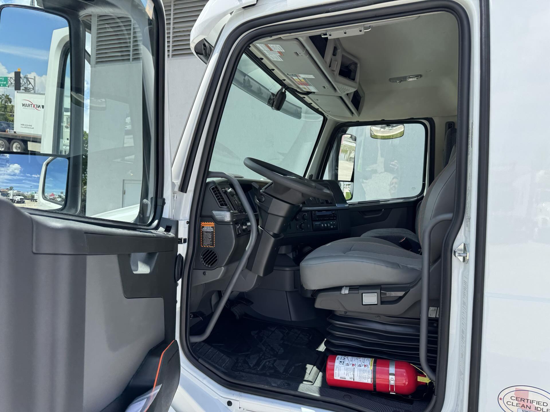 2024 Volvo - image 10