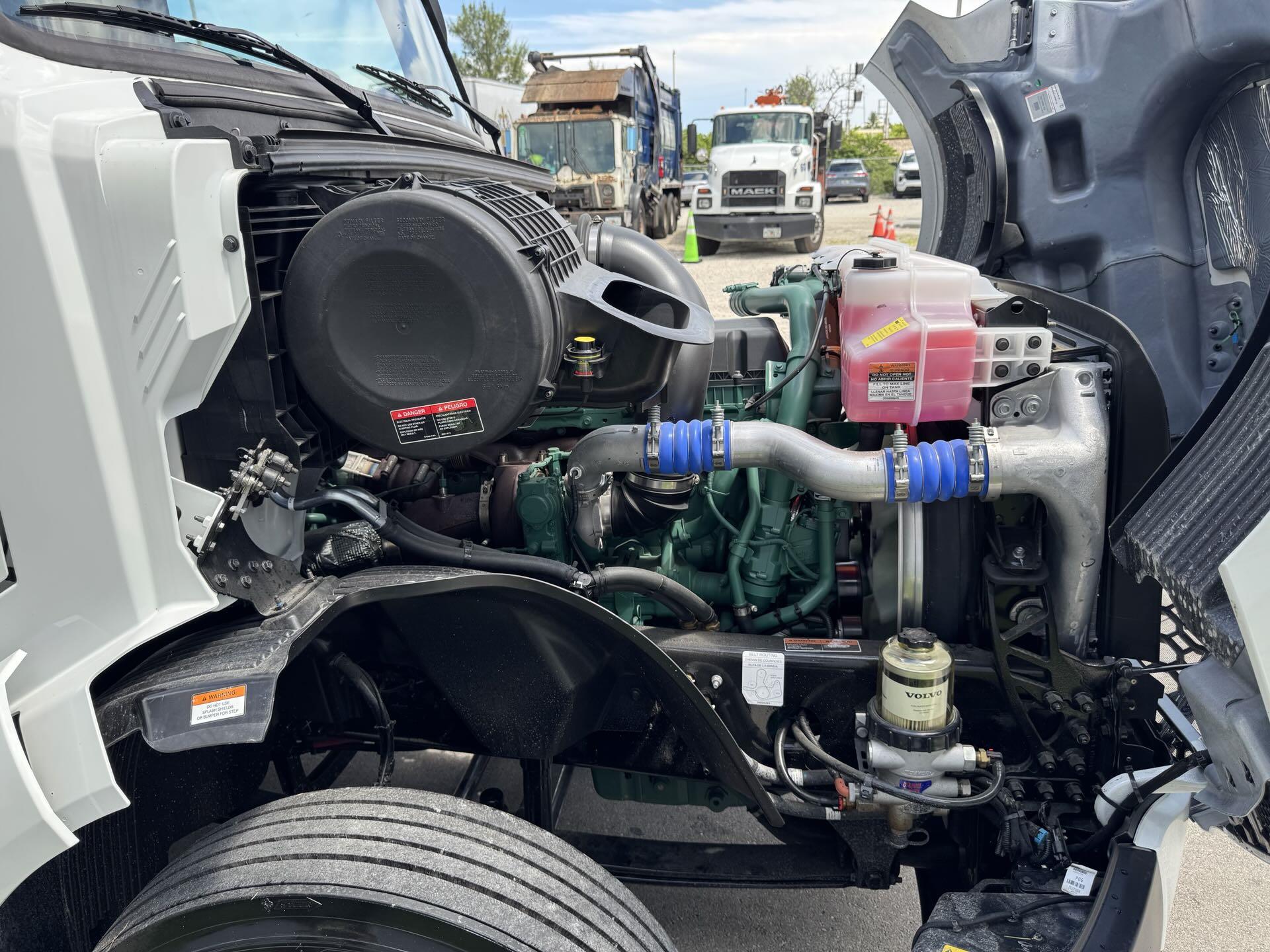 2024 Volvo - image 9