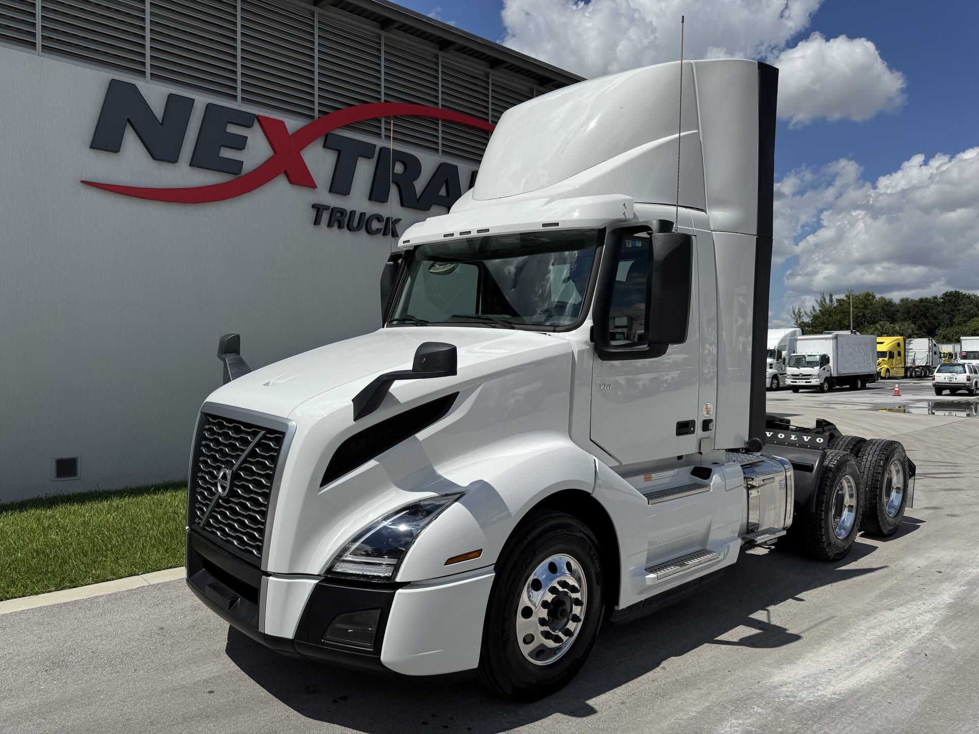 2024 Volvo VNL64T300