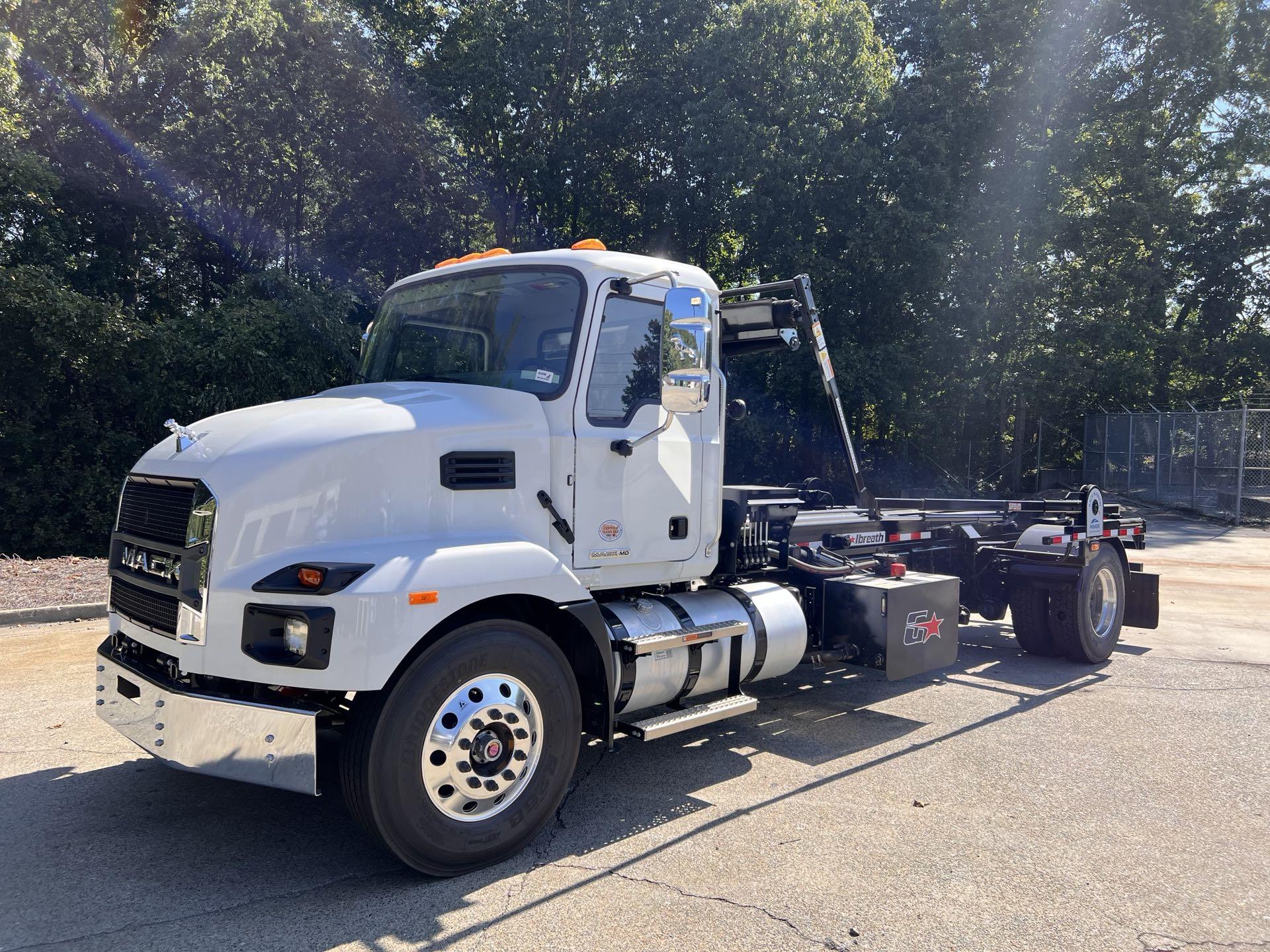 2025 Mack MD7 42R