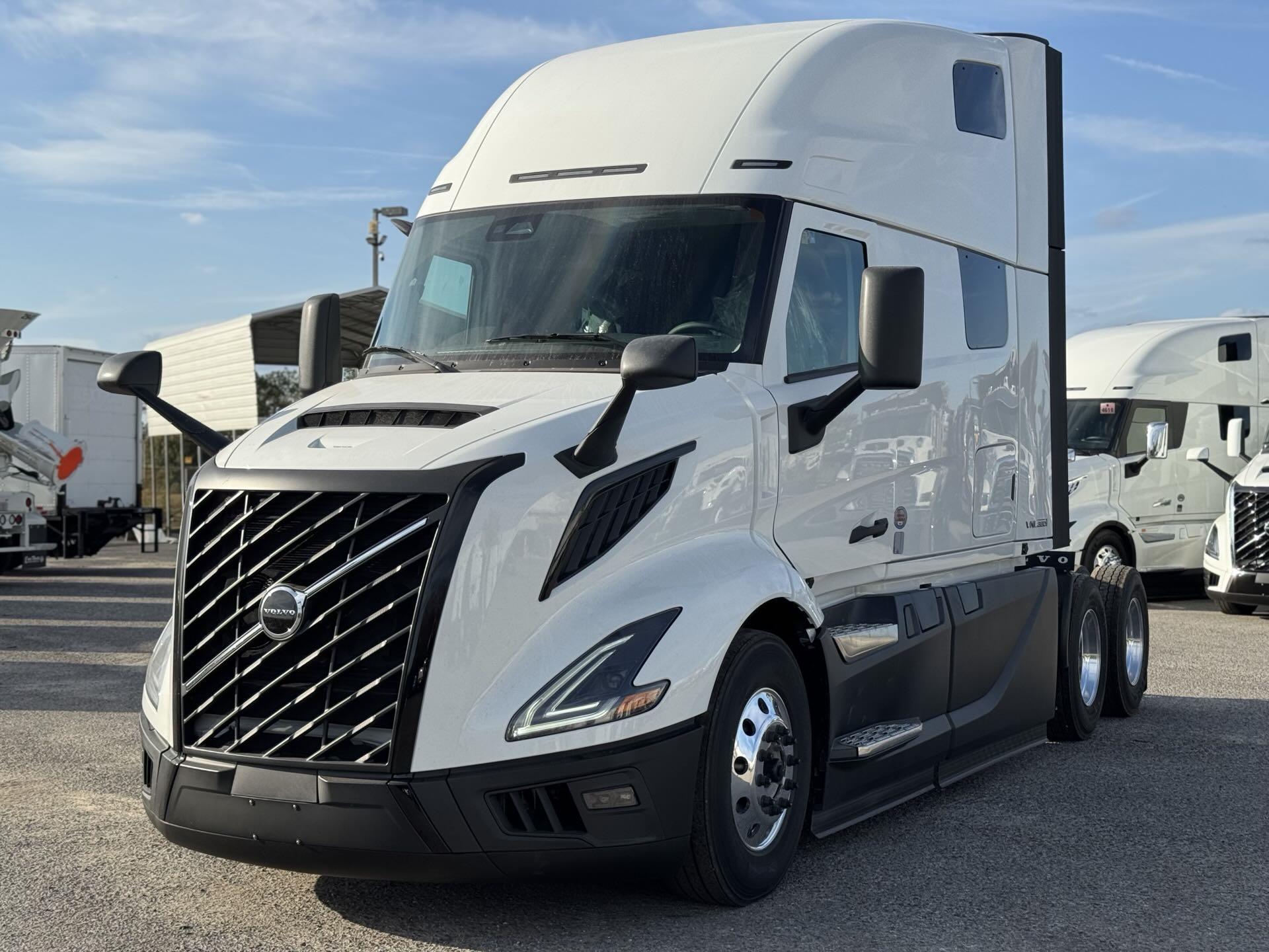 2025 Volvo VNL64T860