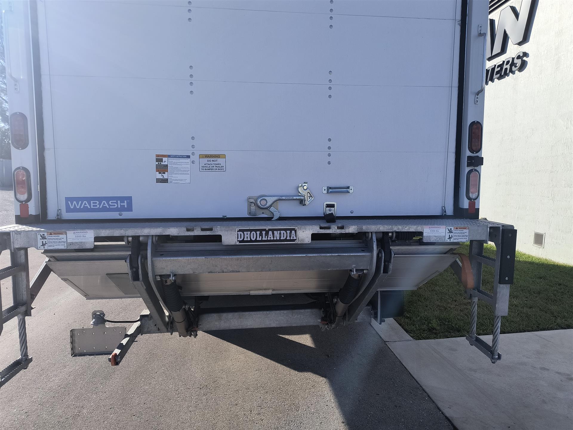 2025 Isuzu - image 4