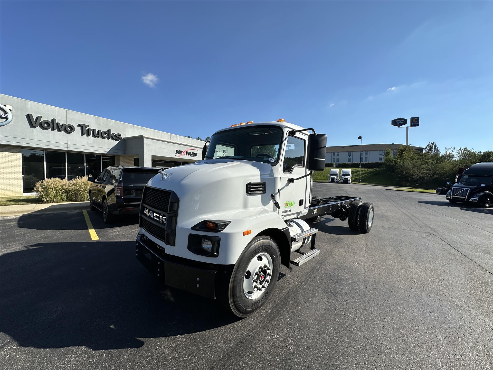 2025 Mack MD7 42R