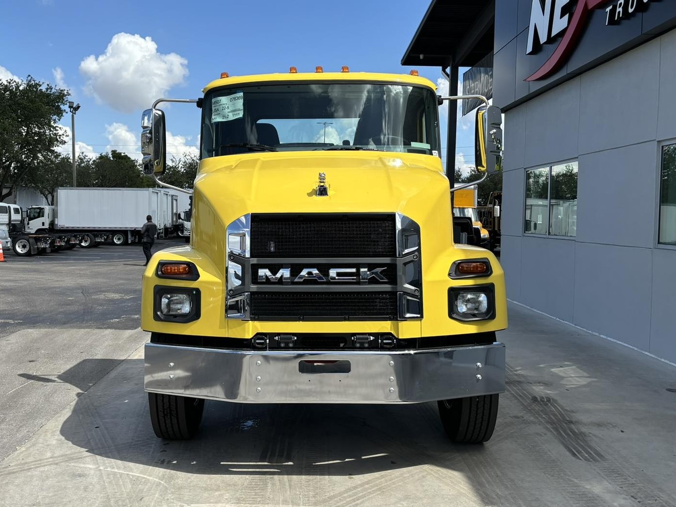 2025 Mack MD7 42R