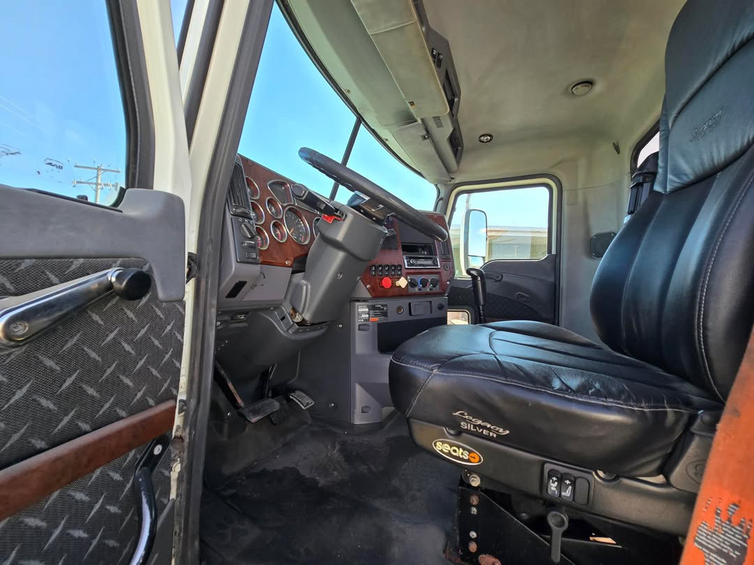 2014 Mack Pinnacle - image 3