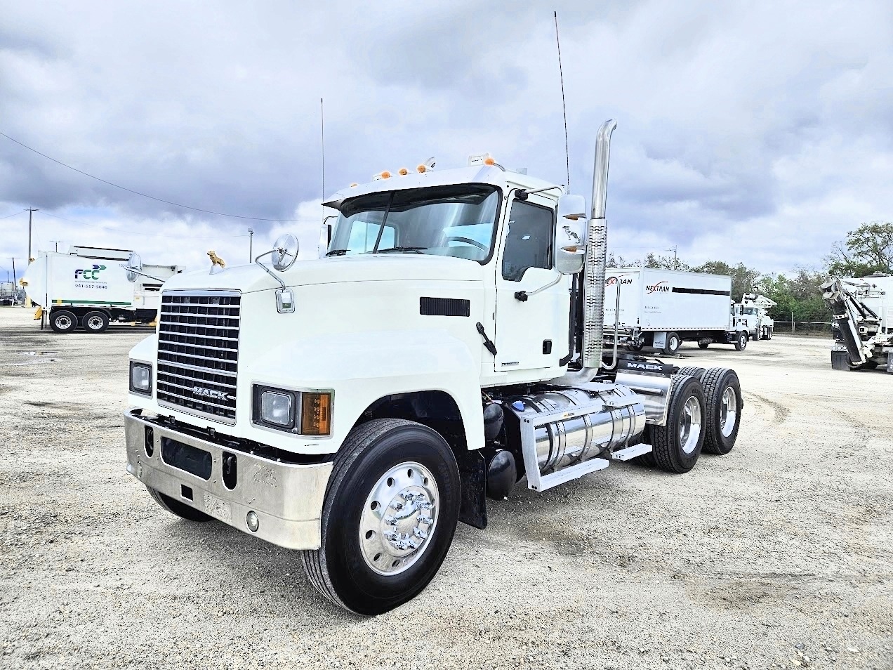 2019 Mack PI64T