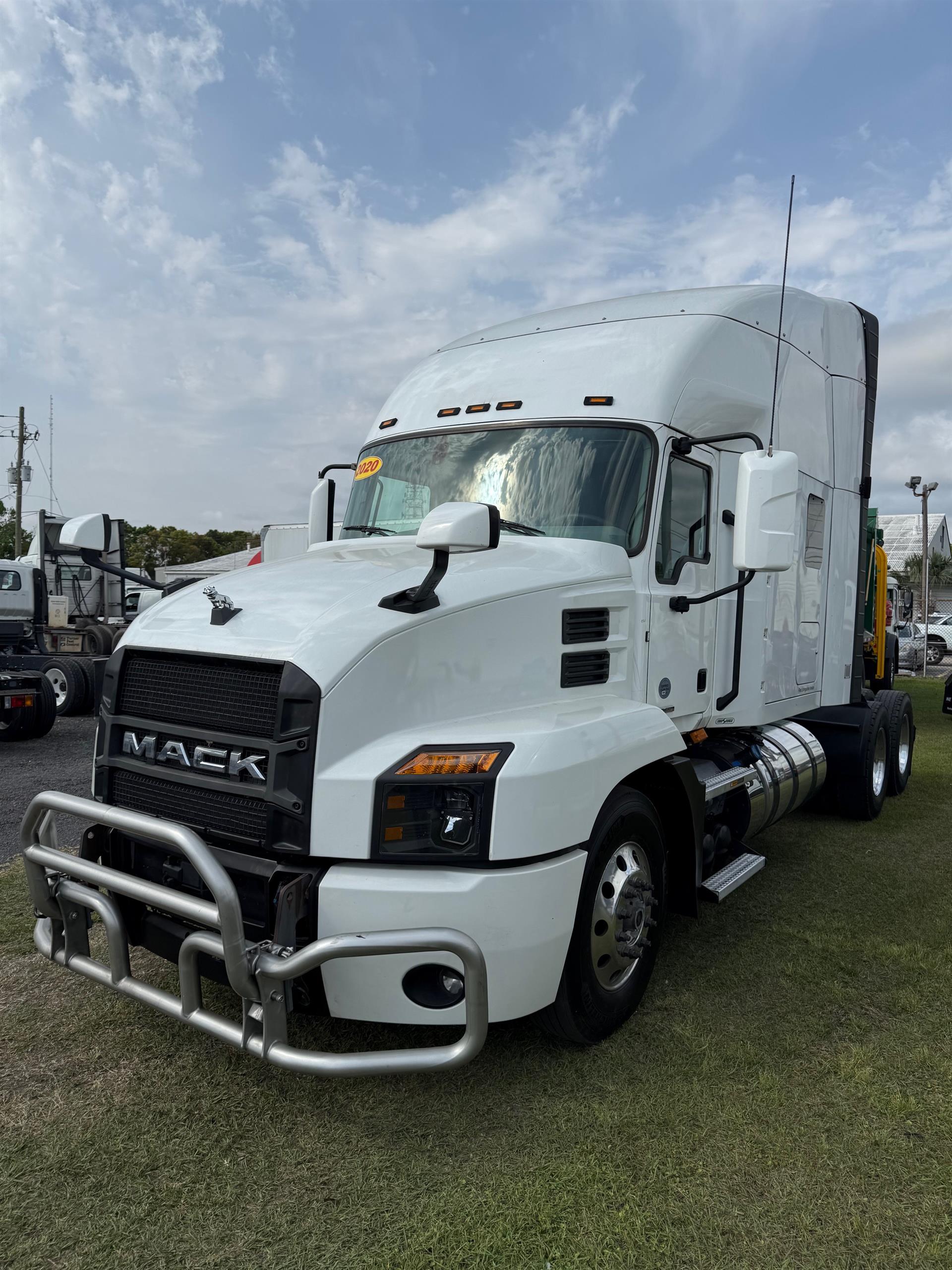 2020 Mack AN64T