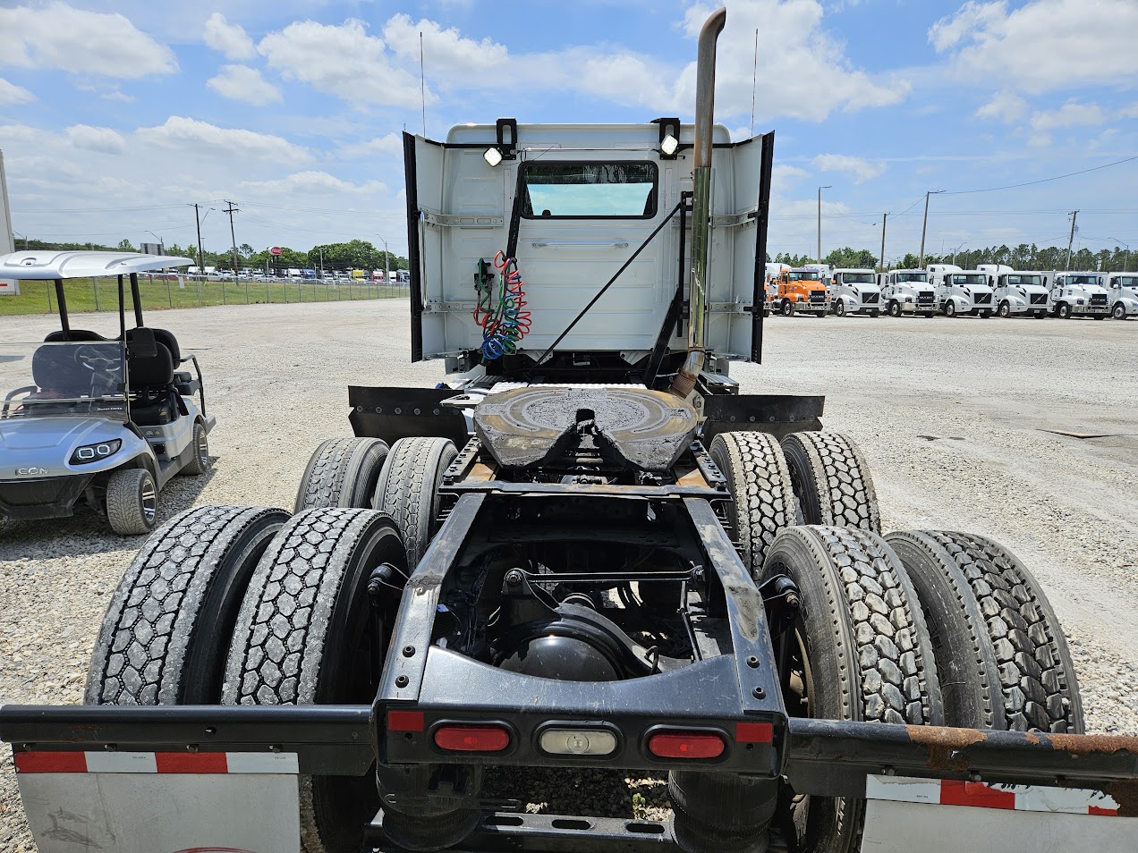 2019 Volvo - image 4