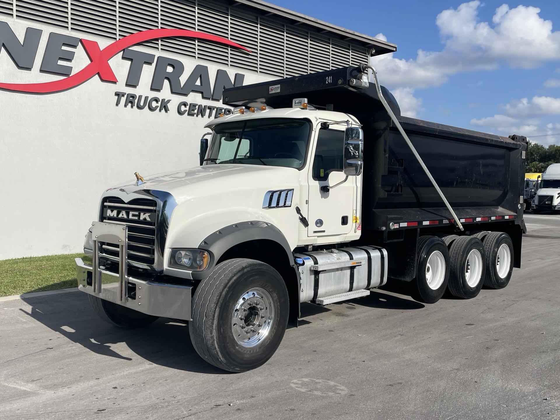 2021 Mack GR64F