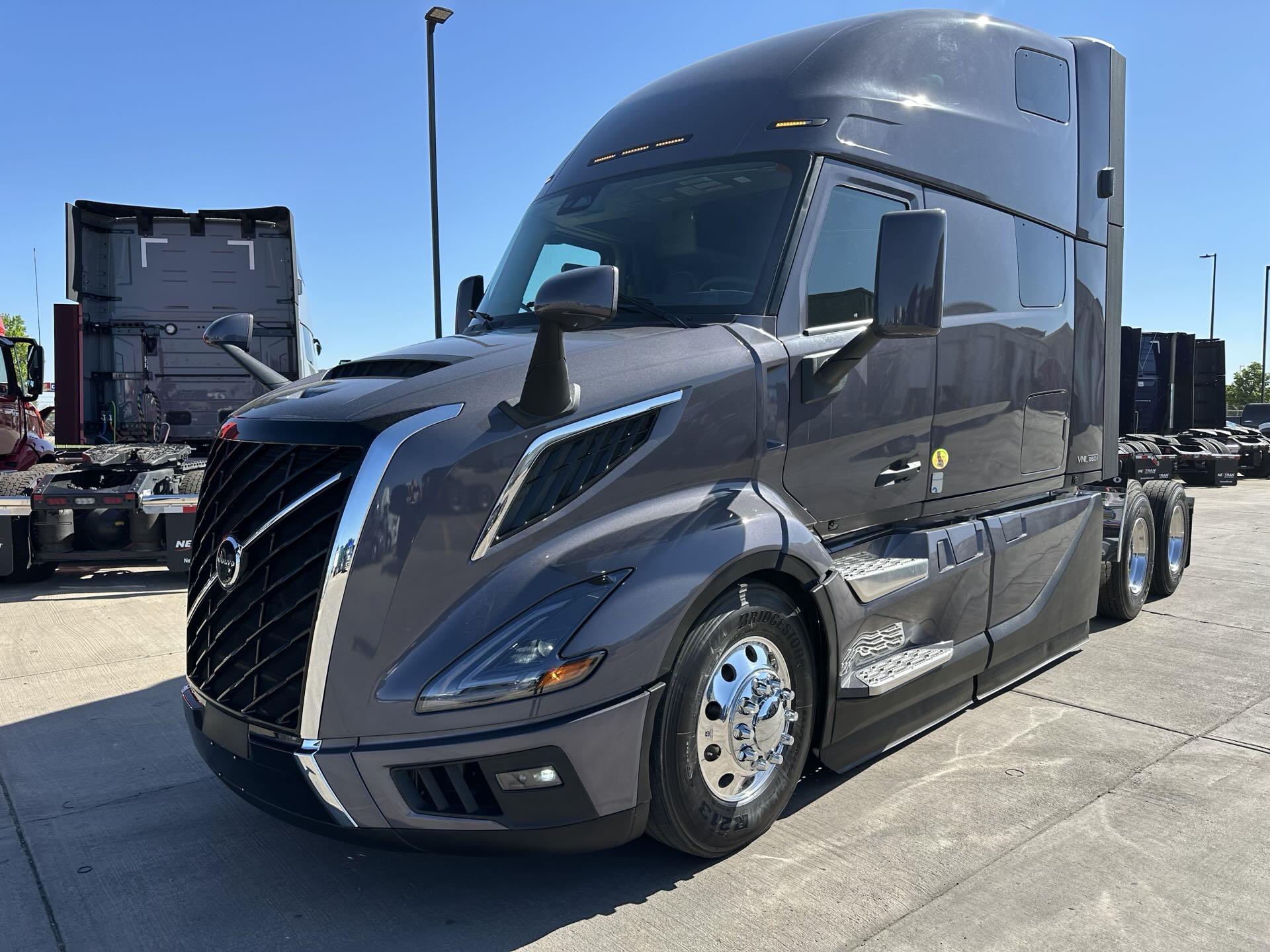2026 Volvo VNL64T860