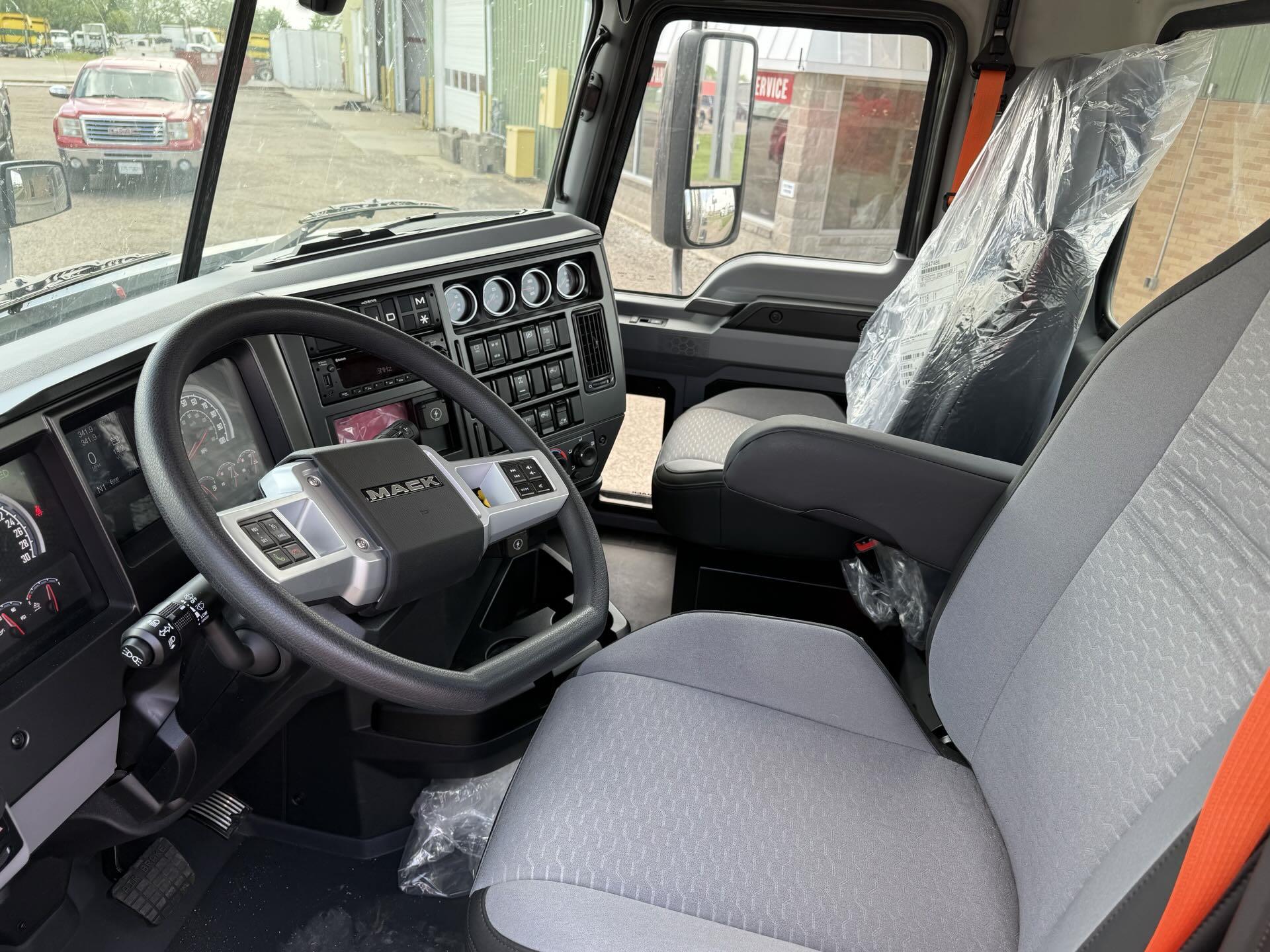 2025 Mack - image 8
