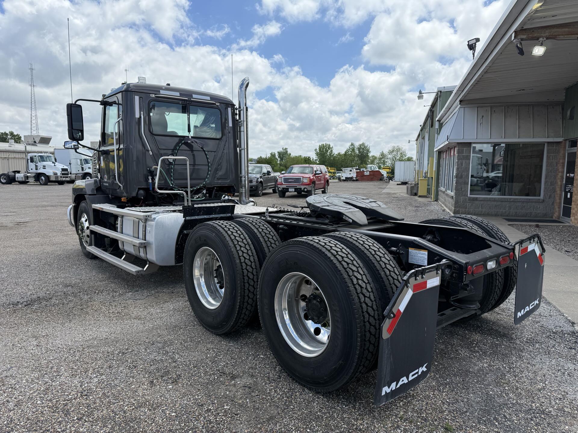 2025 Mack - image 3