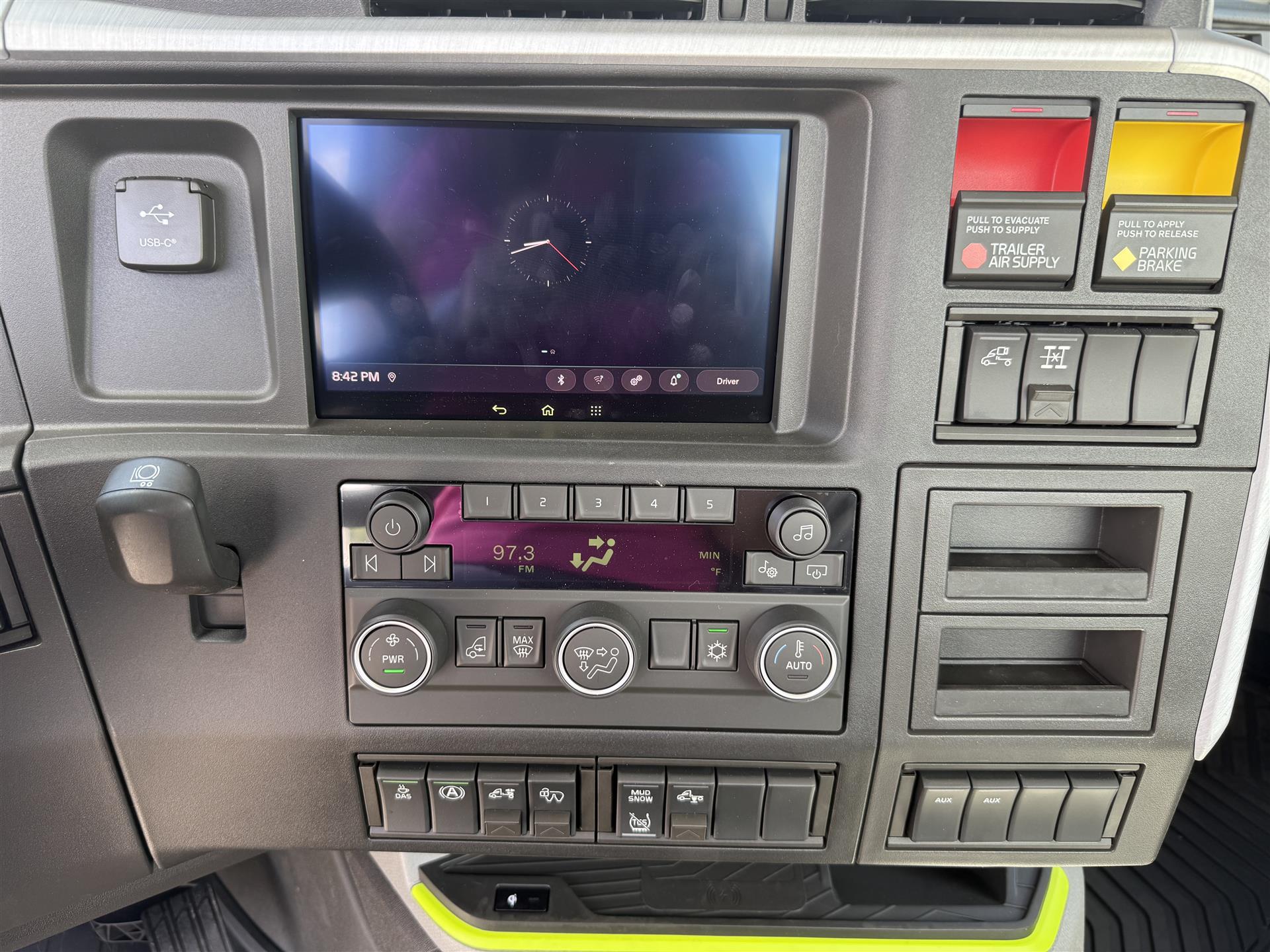 2026 Volvo - image 6