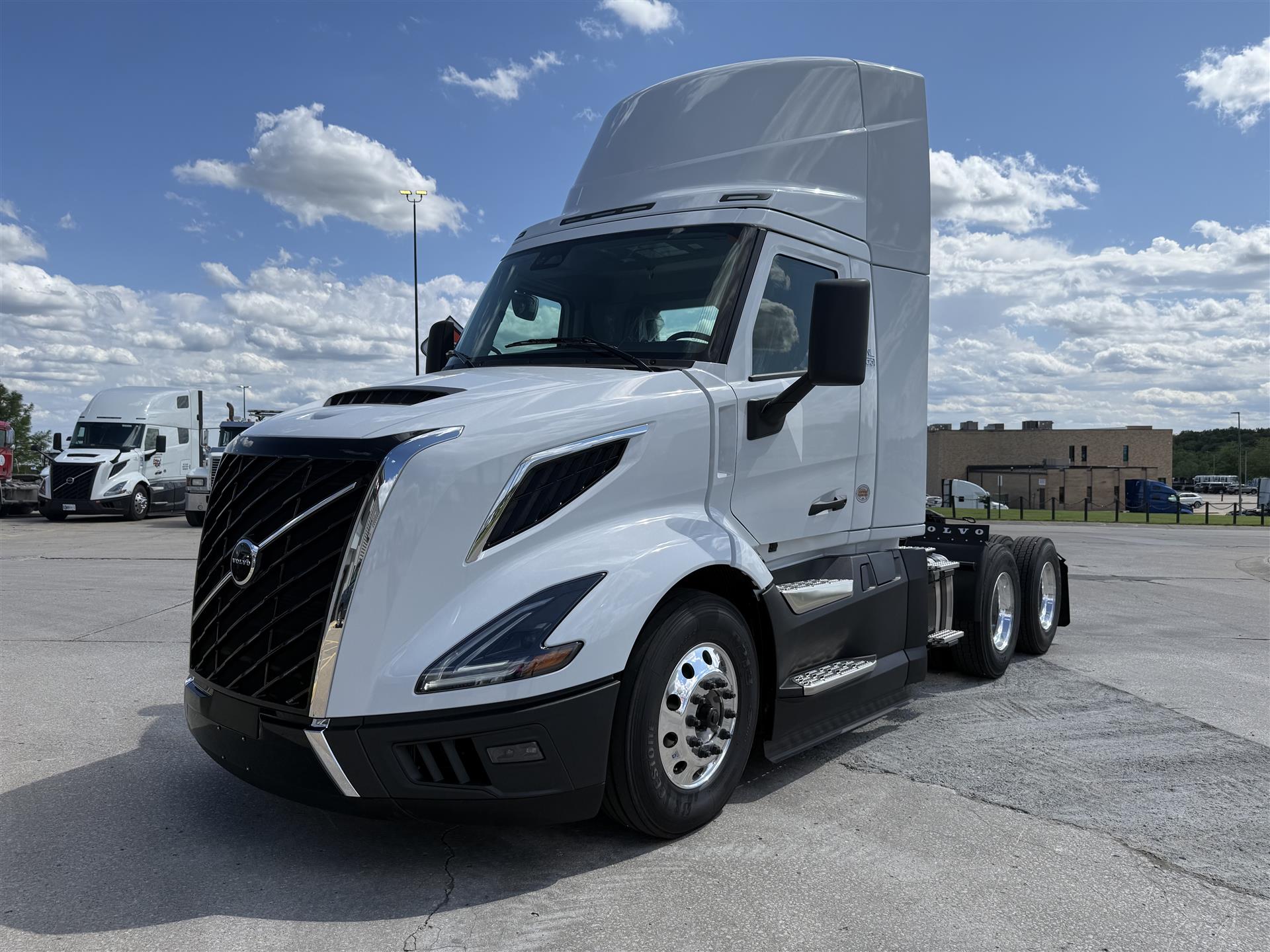 2026 Volvo All New VNL64T300