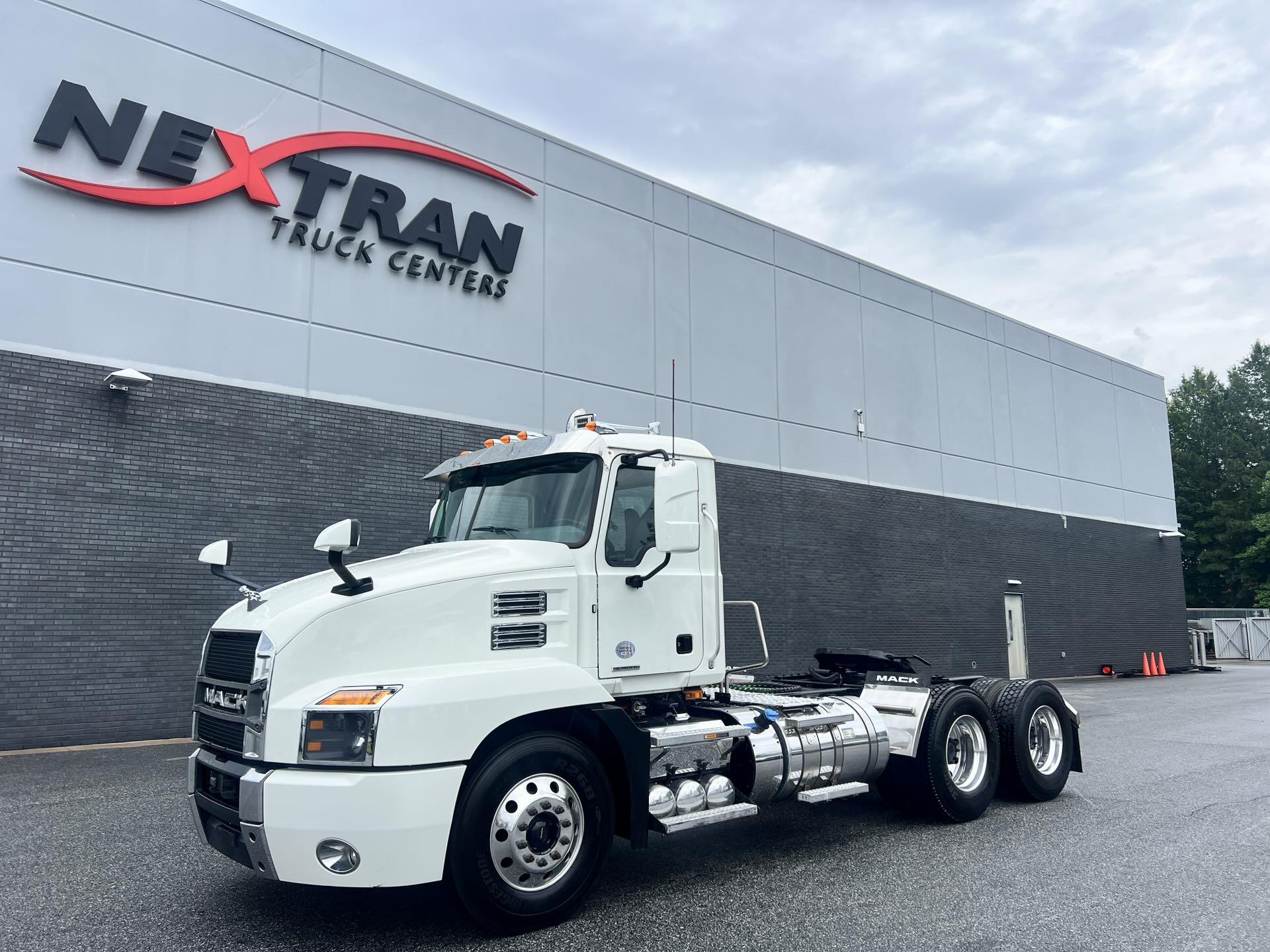 2022 Mack AN64T