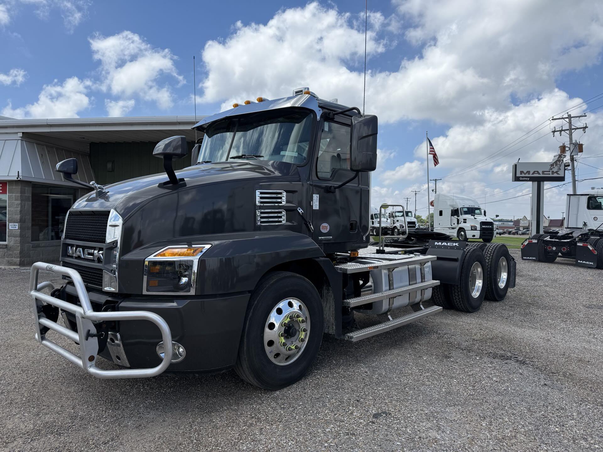 2025 Mack AN64T