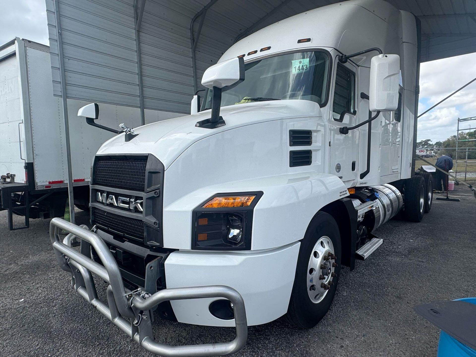 2019 Mack AN64T