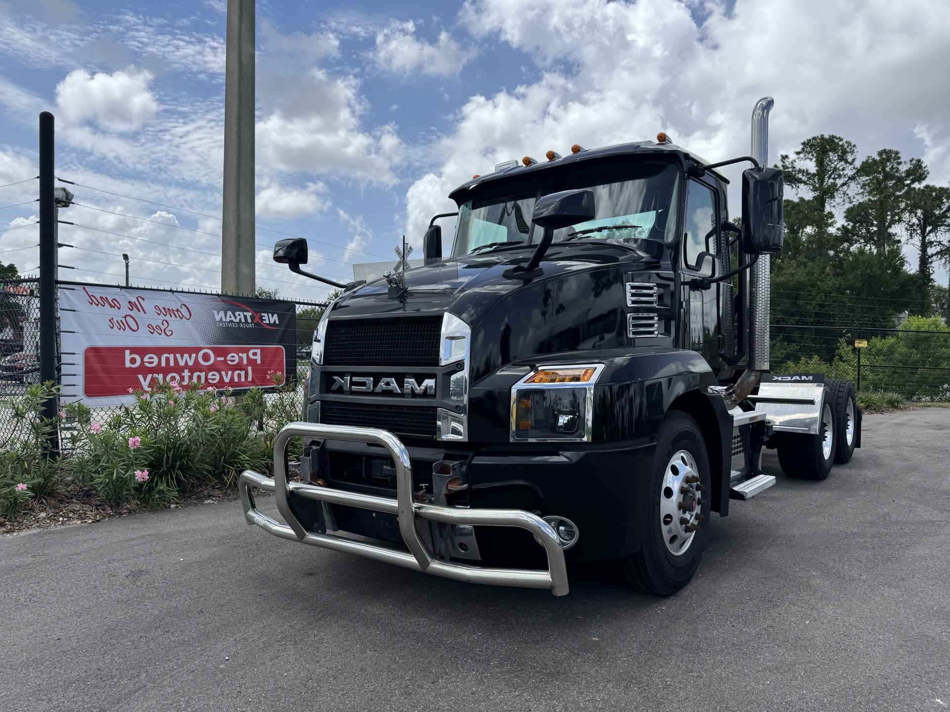 2022 Mack AN64T