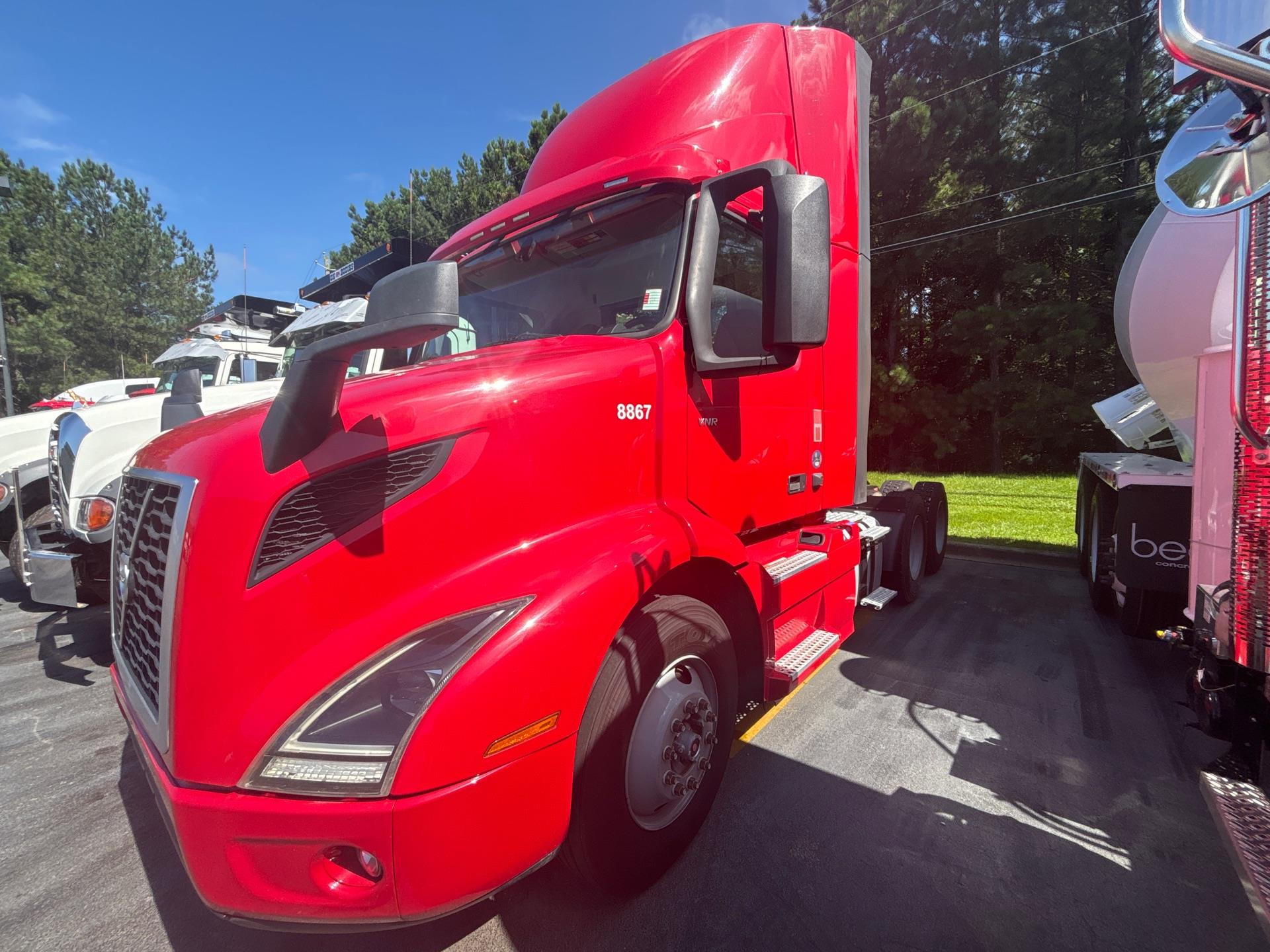 2019 Volvo VNR64T300