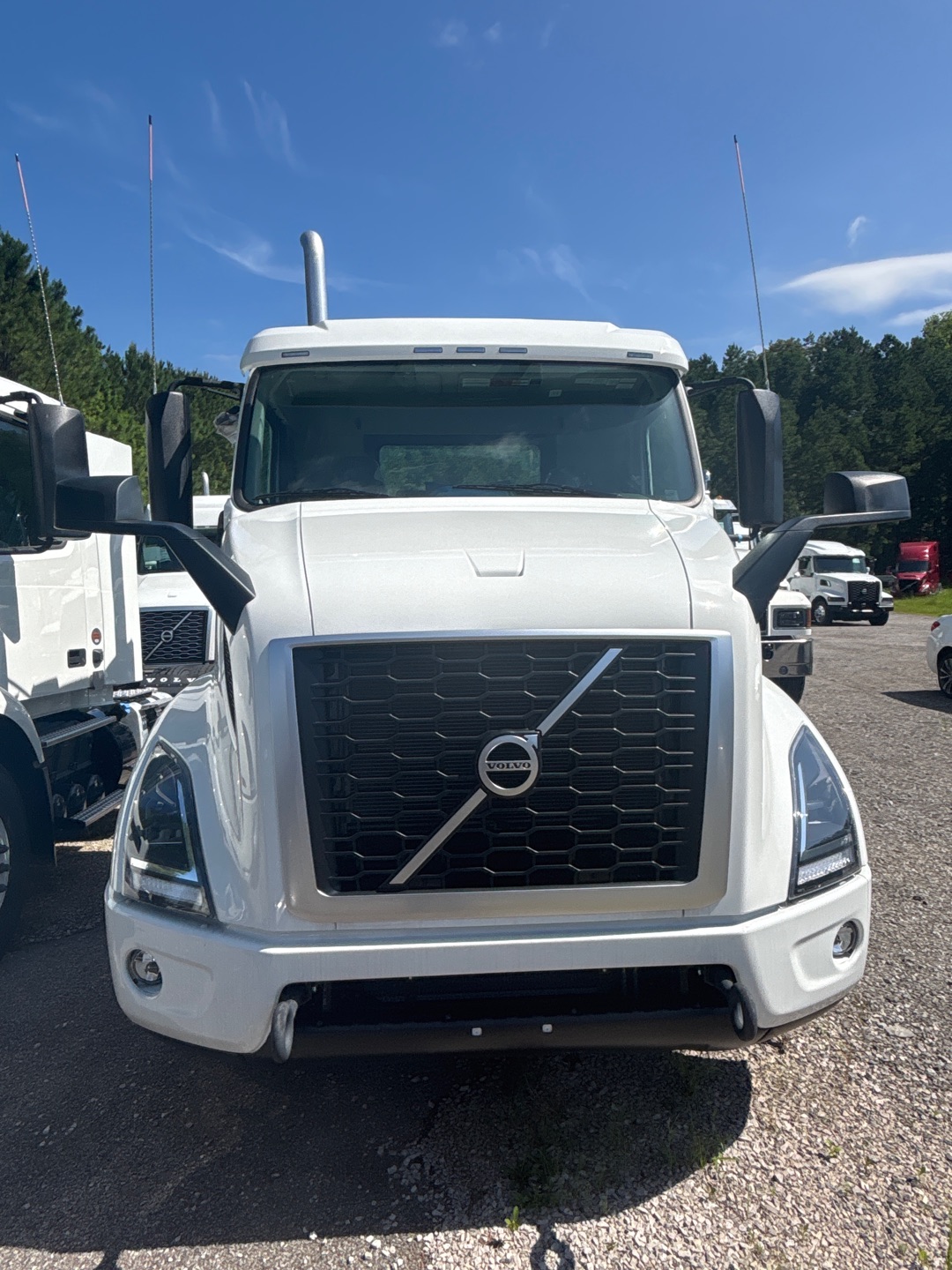 2025 Volvo VNR42T300