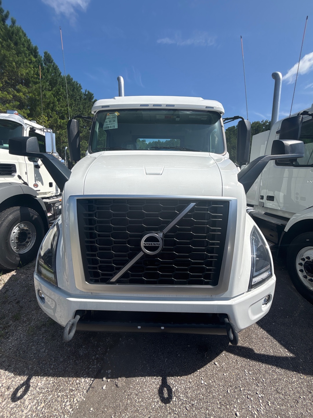 2025 Volvo VNR42T300