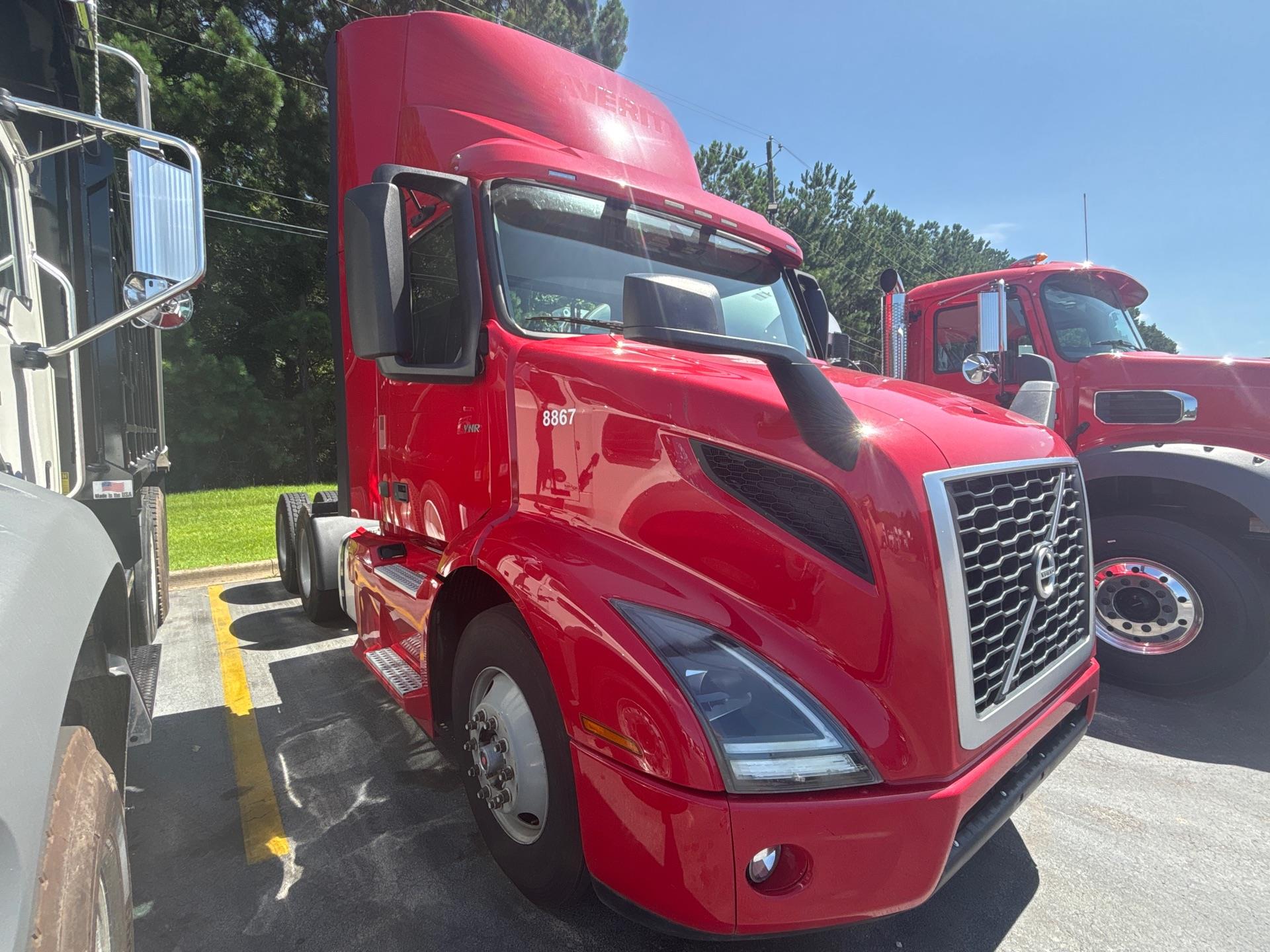 2019 Volvo VNR64T300