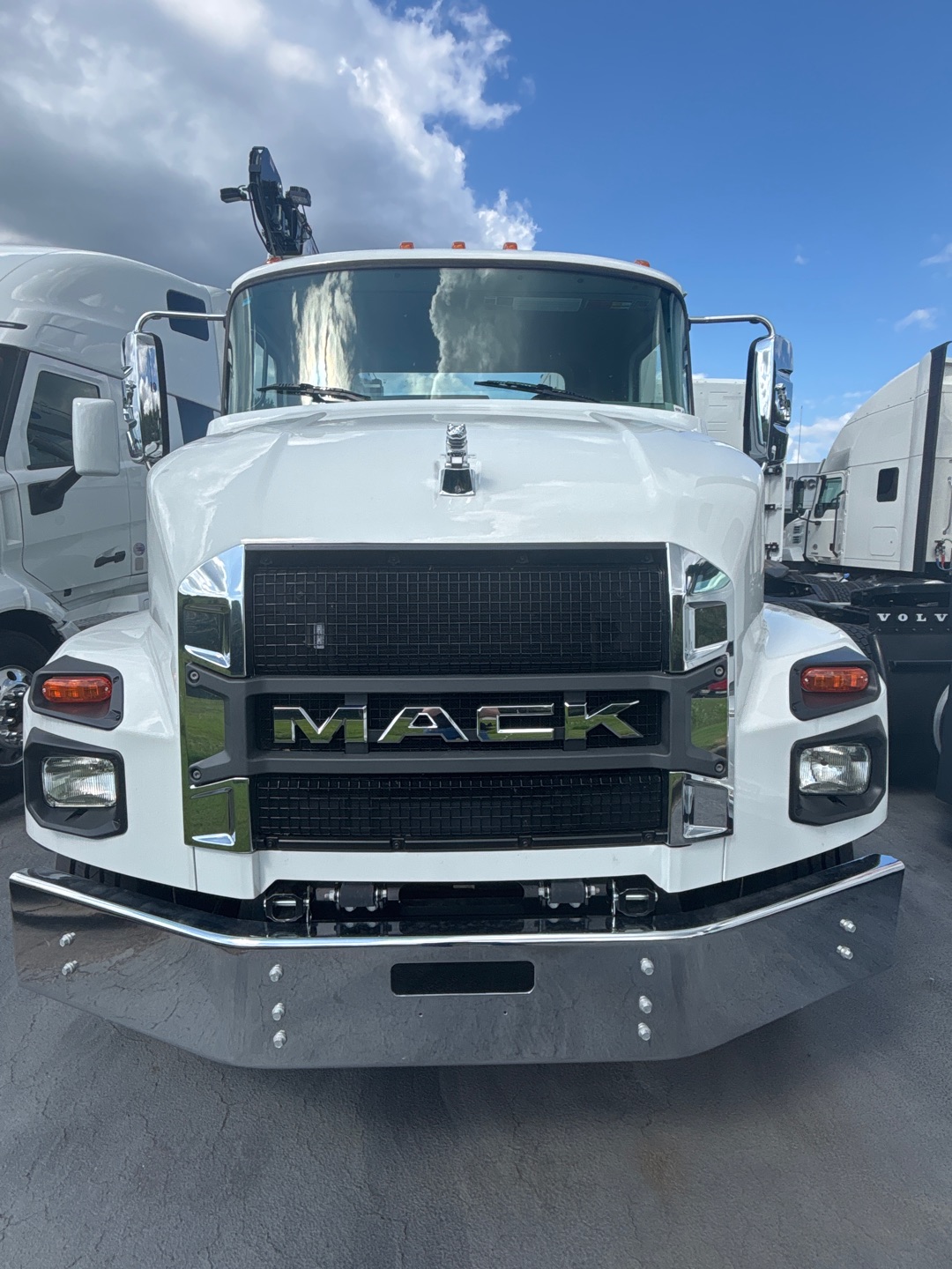 2025 Mack MD6 42R