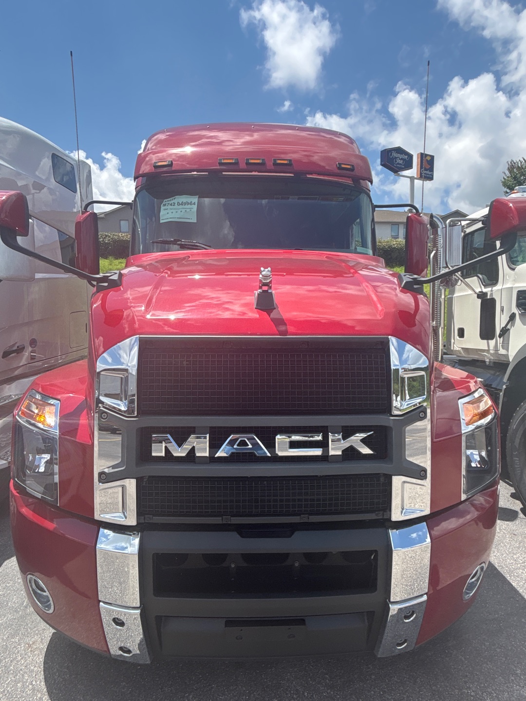 2025 Mack AN64T