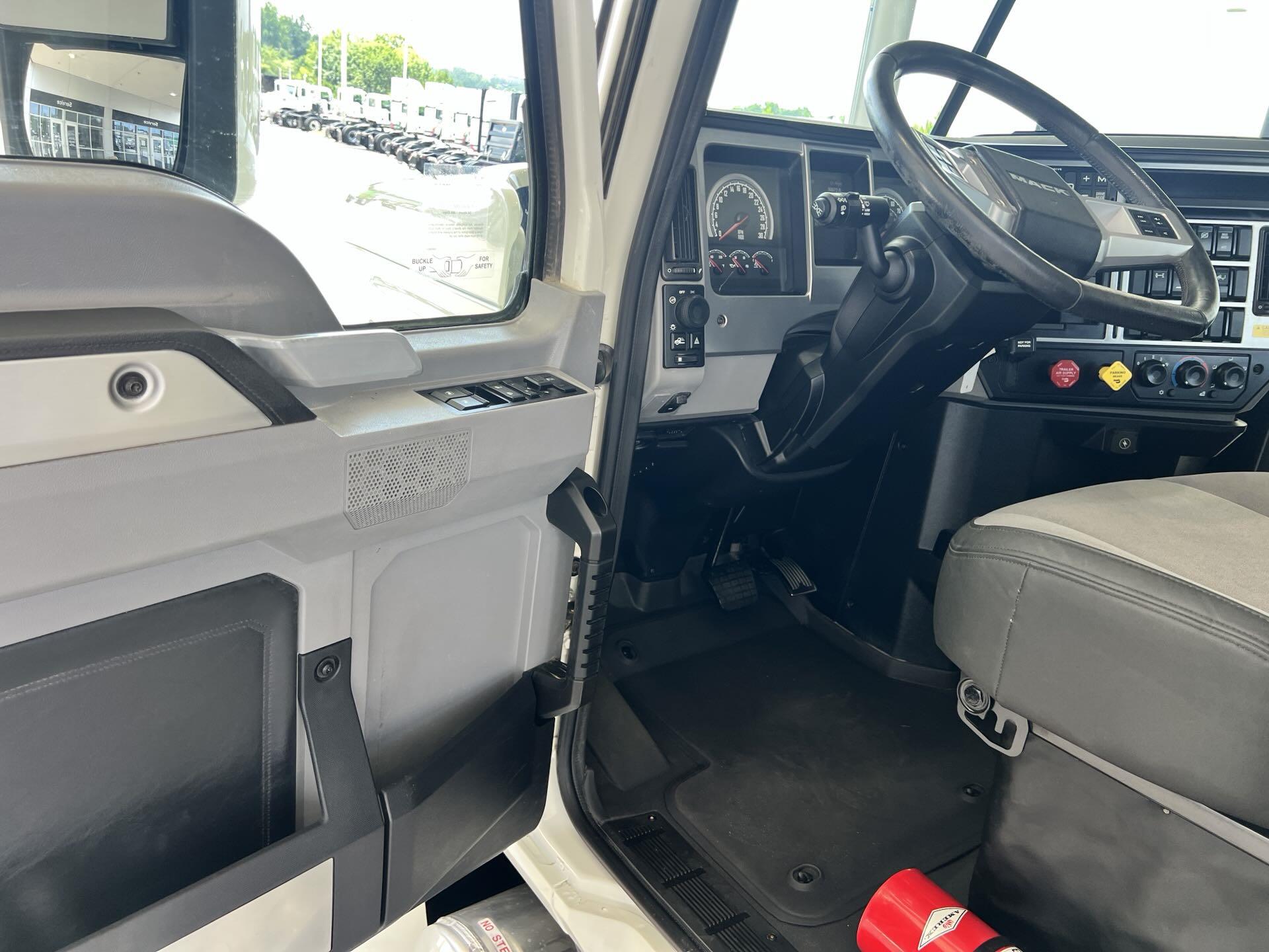2025 Mack - image 22