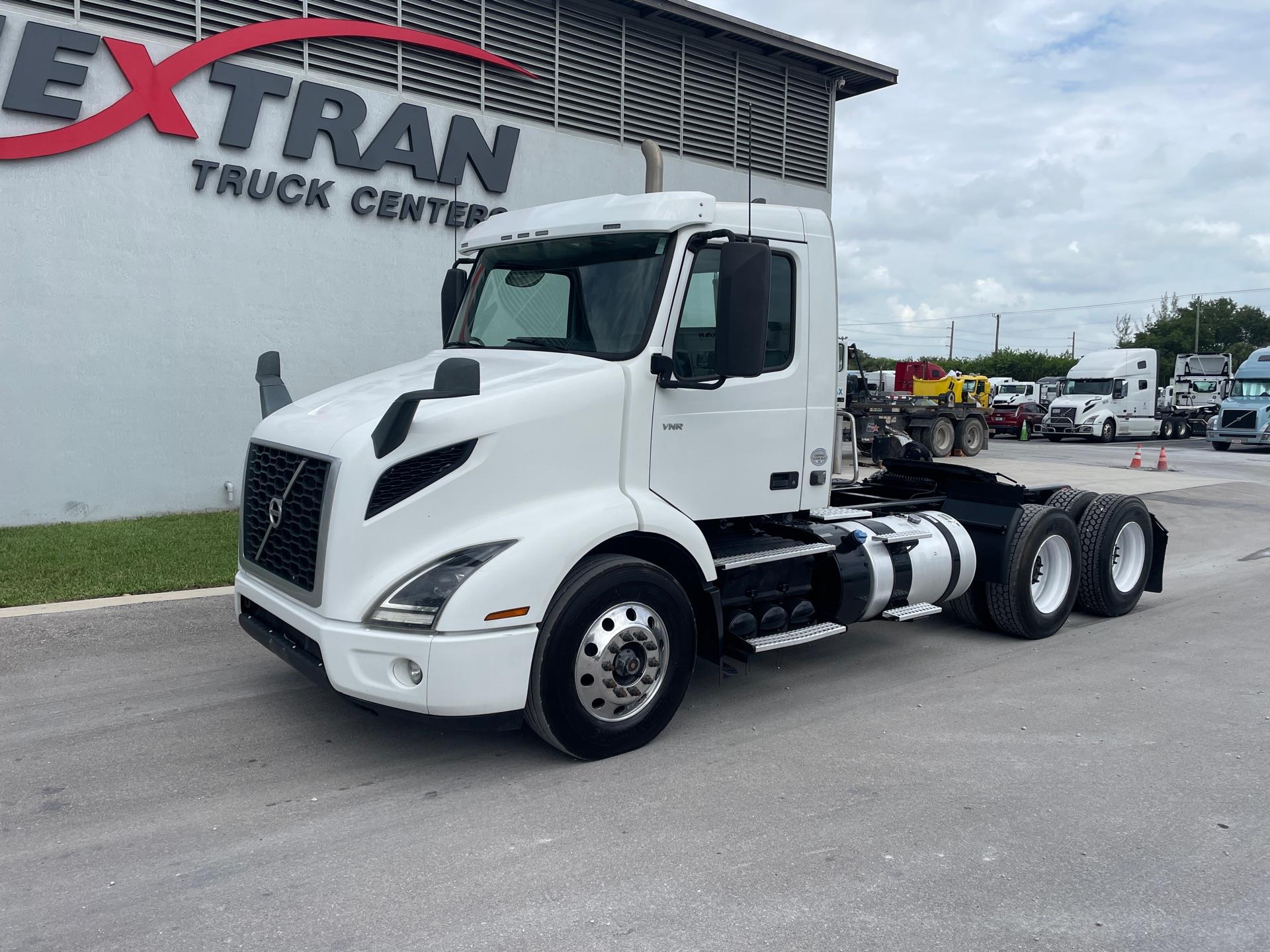 2020 Volvo VNR64T300