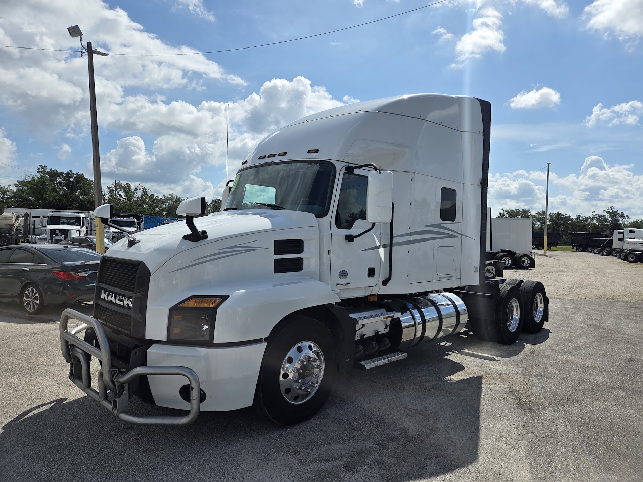 2020 Mack AN64T
