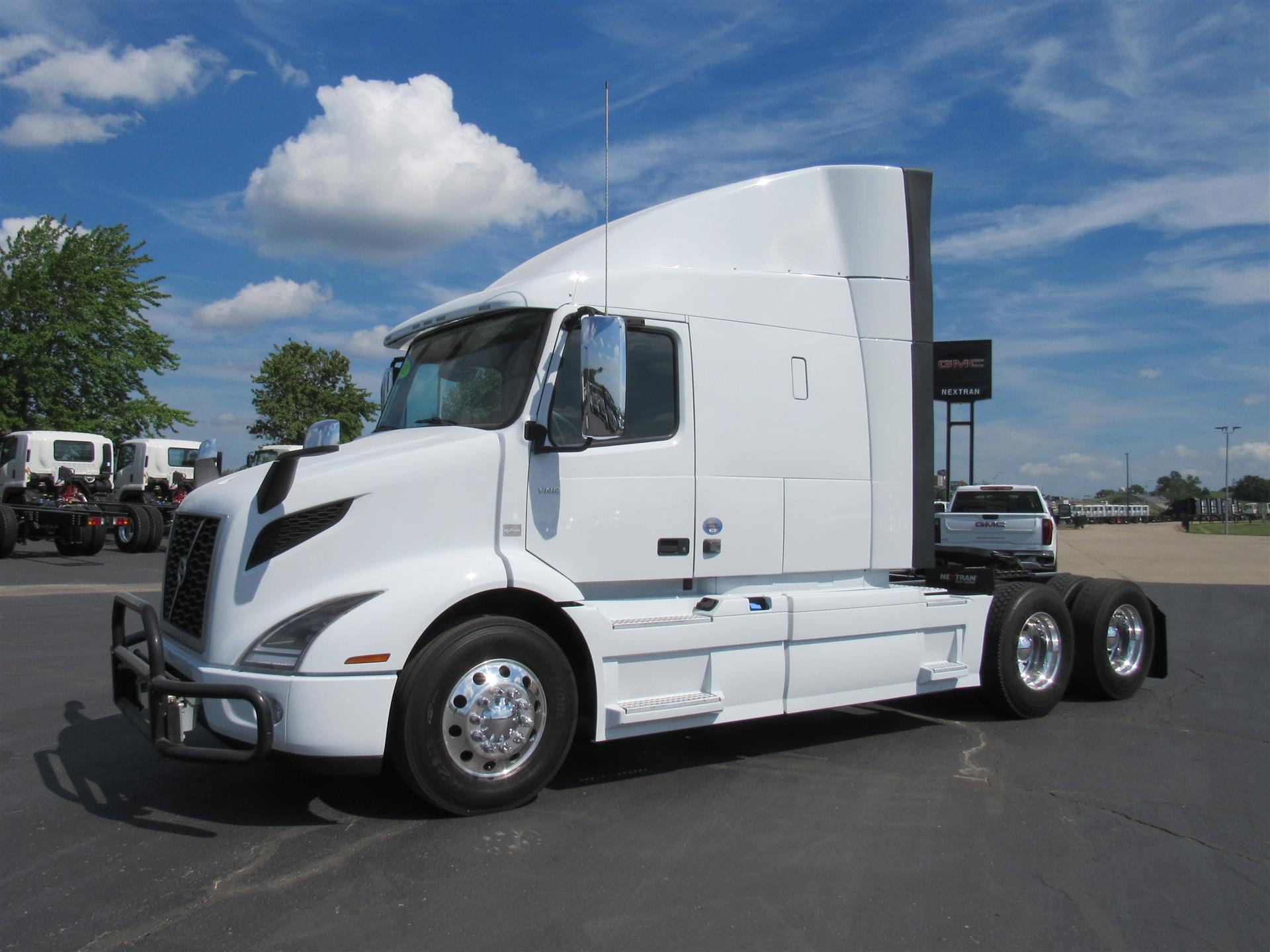 2021 Volvo VNR64T640