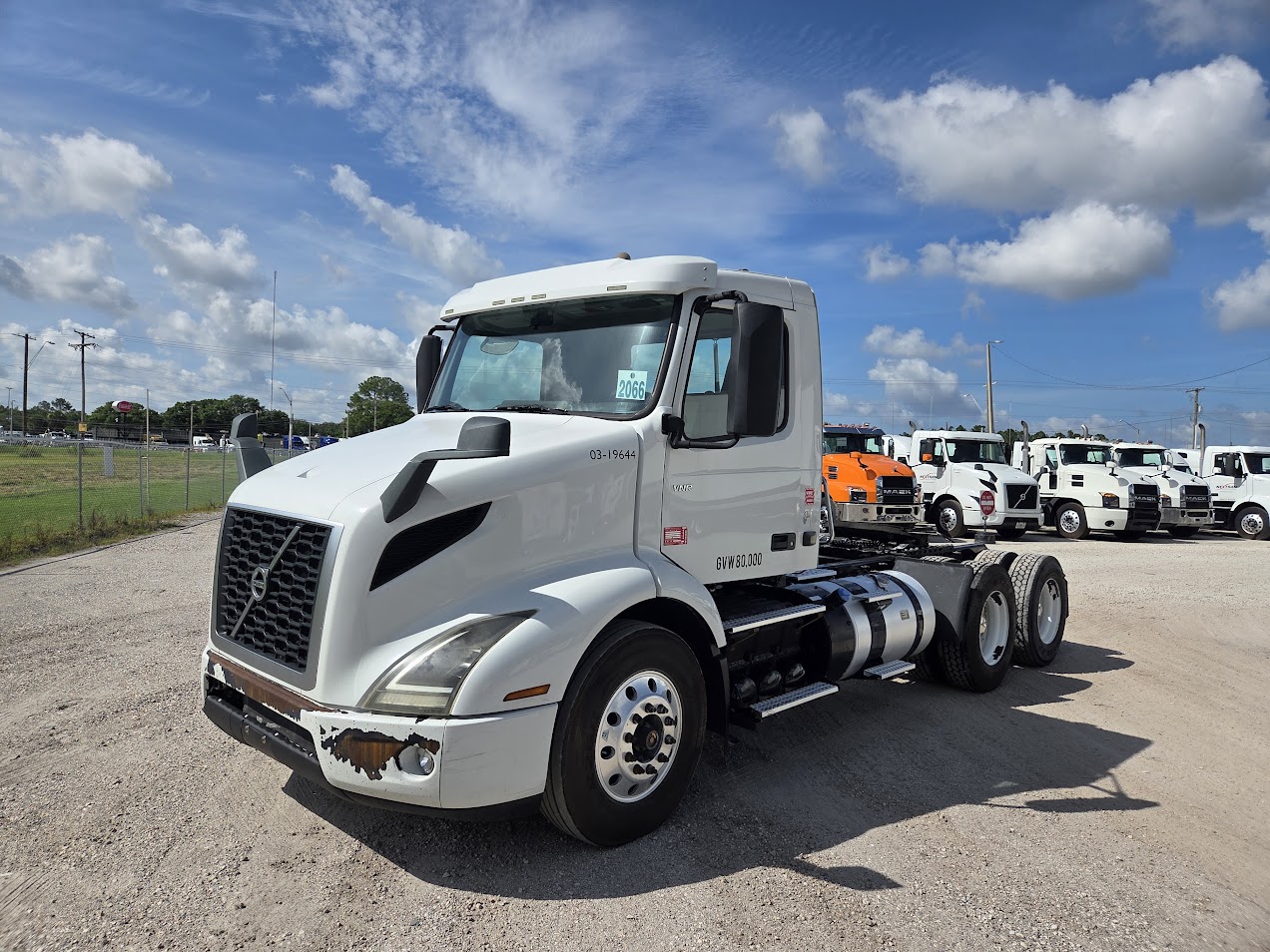 2019 Volvo VNL64T300